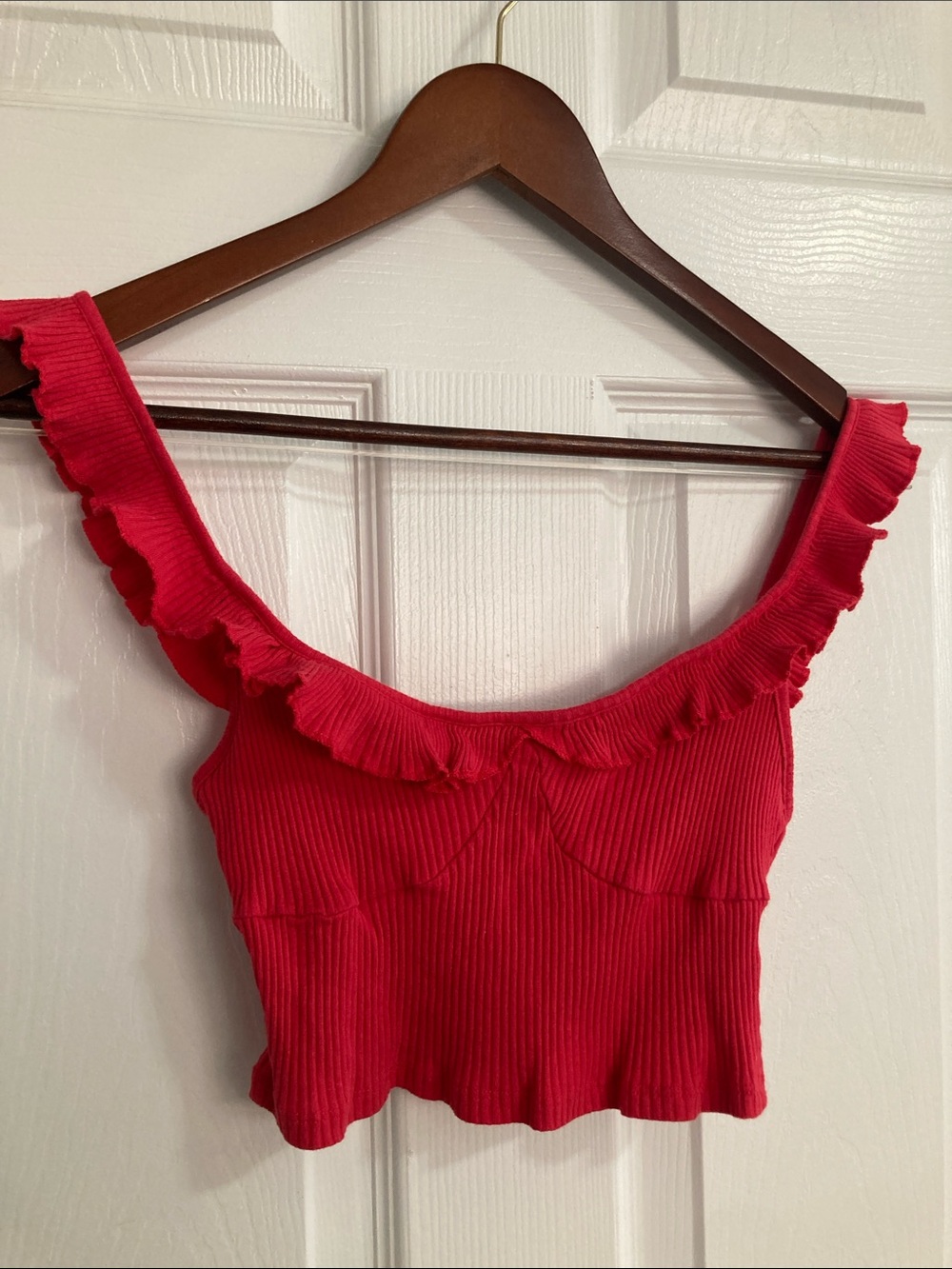 Ruffled Scoop Neck Crop Tank Top - Red
